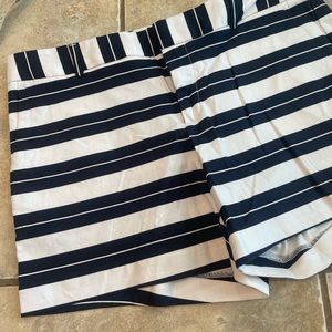 Banana Republic shorts -navy /white. Sz10